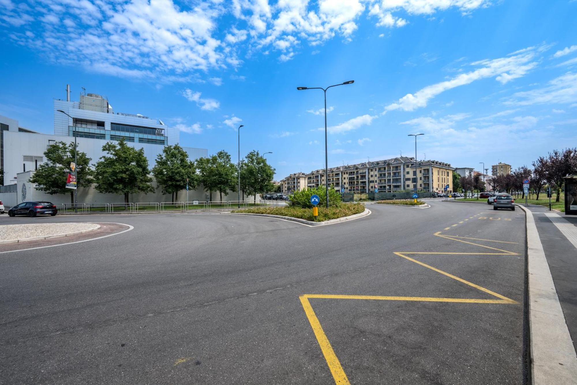 Cozy Suite Rogoredo Apartment Next To The Metro And Train Station Milan Bagian luar foto