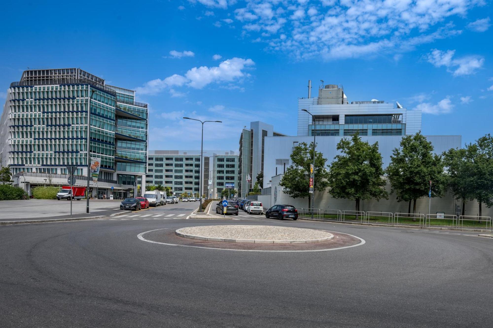 Cozy Suite Rogoredo Apartment Next To The Metro And Train Station Milan Bagian luar foto