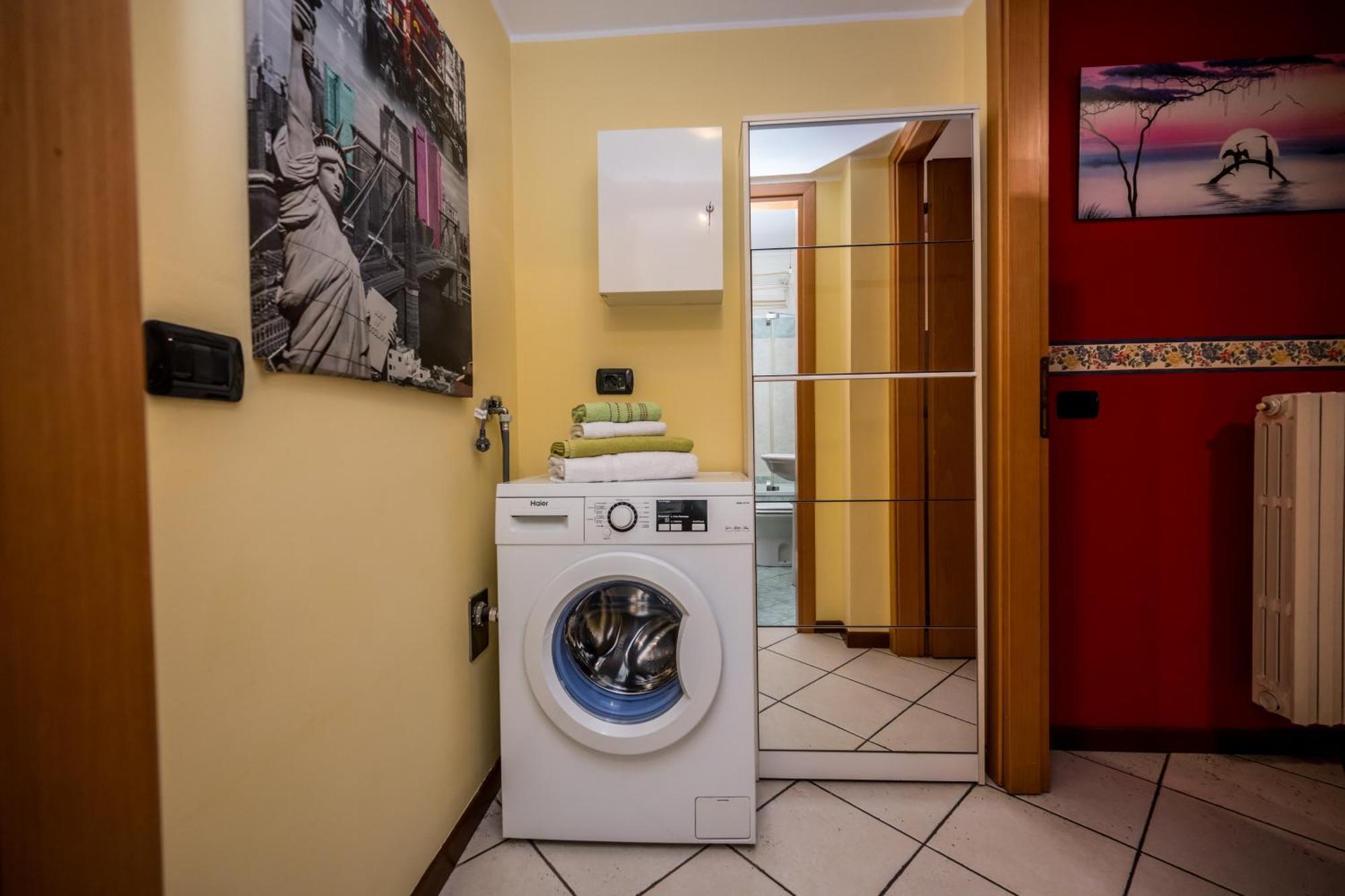 Cozy Suite Rogoredo Apartment Next To The Metro And Train Station Milan Bagian luar foto